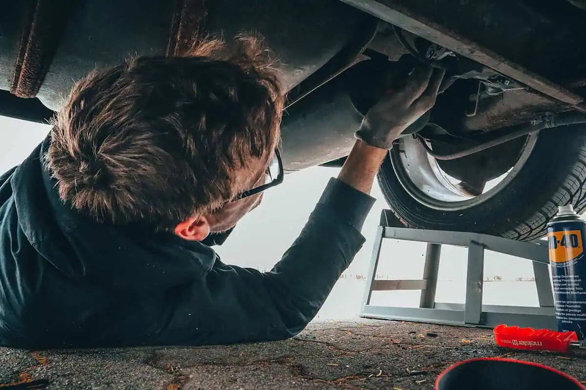 Szybka naprawa na miejscu – jak działają mobilni mechanicy na drodze
