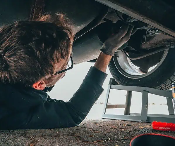 Szybka naprawa na miejscu – jak działają mobilni mechanicy na drodze