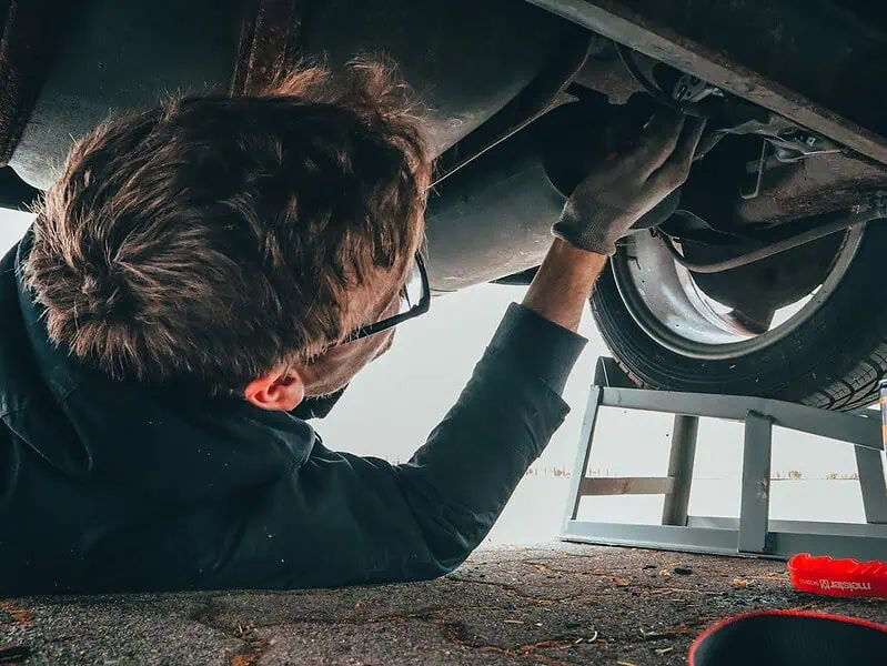 Szybka naprawa na miejscu – jak działają mobilni mechanicy na drodze