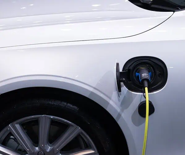 Czy auto hybrydowe sprawdzi się jako samochód rodzinny?