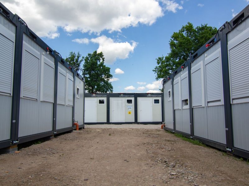 Kontenery łazienkowe — zastosowanie, warianty i specyfikacja